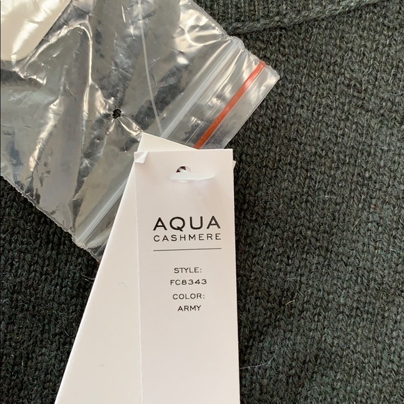 Aqua Cashmere sweater- NEW with tags - Picture 4 of 4